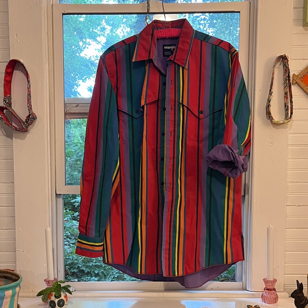 Wrangler Men's Brushpopper Vibrant Striped Button Down Shirt